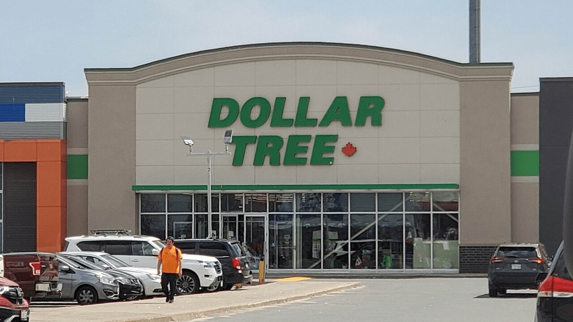 Dollar Tree storefront; archive photograph, not a statement about current ownership.