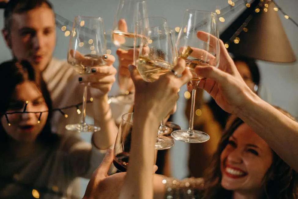 What Should You Eat Before Drinking Alcohol? Turns Out There is a Right Answer