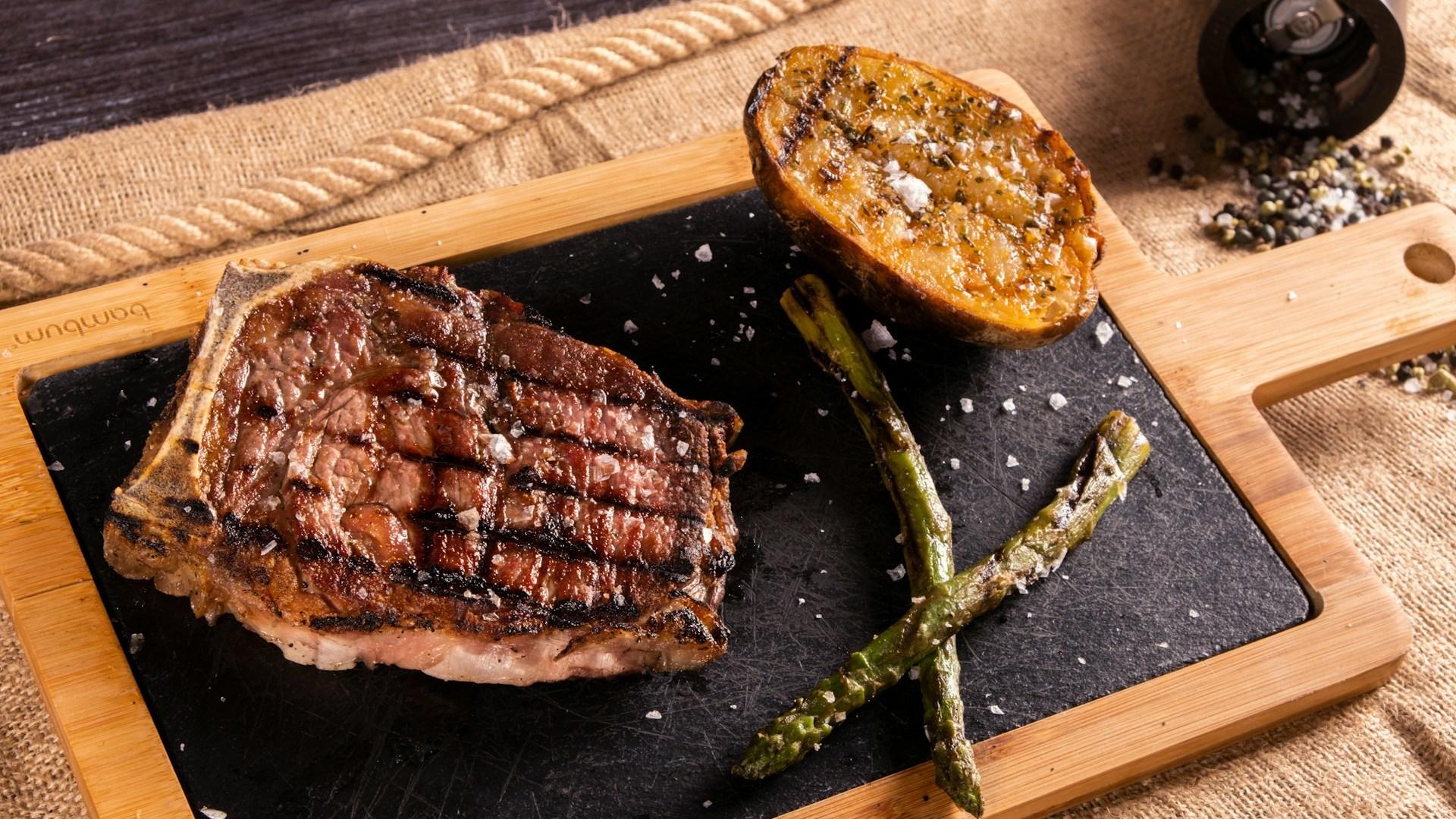 Cooked steak; illustrative archive photograph, not a verified recalled package.