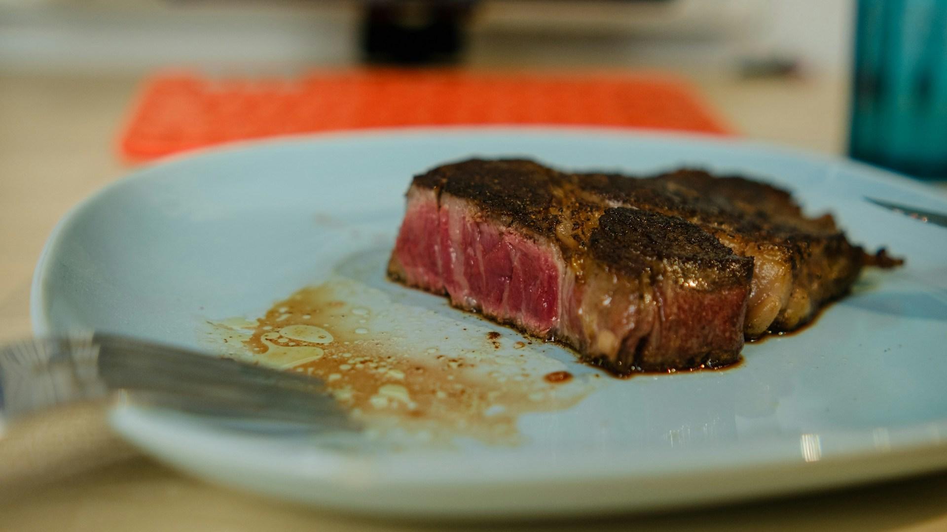 Cooked steak; illustrative archive photograph, not a verified recalled package.
