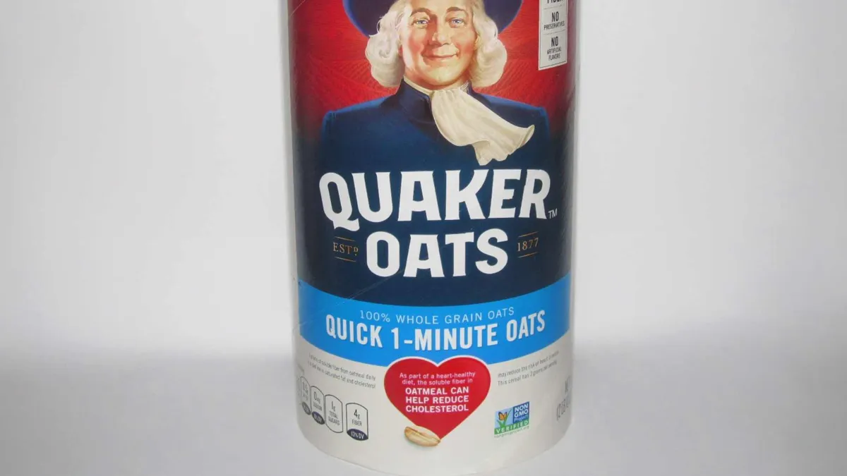 A Quaker Oats 1-Minute Oats package