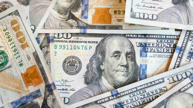 U.S. banknotes; illustrative archive photograph.